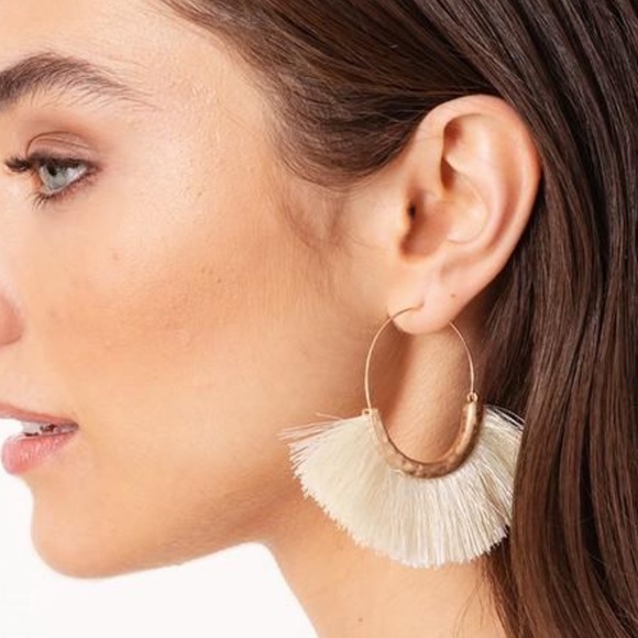 RESTOCKED! 🚨 Fringe Hoop Earrings - Picture 3 of 4